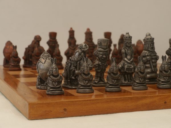 Berkeley Chess Ltd - Alice in Wonderland Chess Set - Metal - Image 13