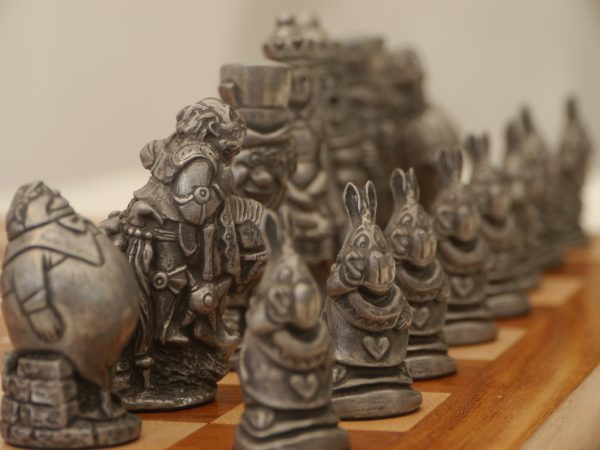 Berkeley Chess Ltd - Alice in Wonderland Chess Set - Metal - Image 18
