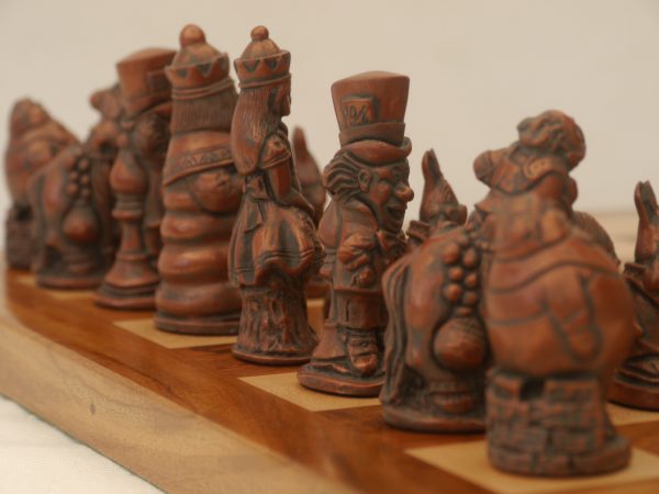 Berkeley Chess Ltd - Alice in Wonderland Chess Set - Metal - Image 21
