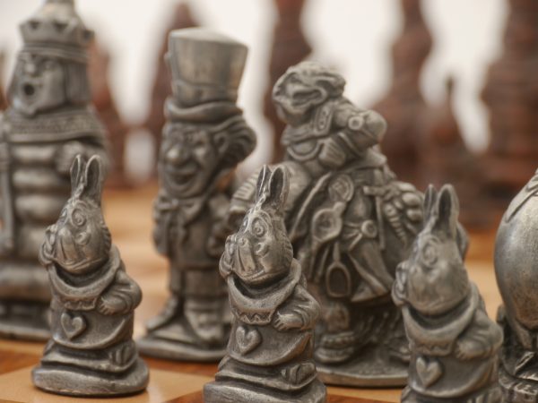 Berkeley Chess Ltd - Alice in Wonderland Chess Set - Metal - Image 5