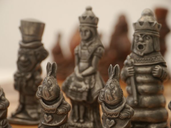 Berkeley Chess Ltd - Alice in Wonderland Chess Set - Metal - Image 6