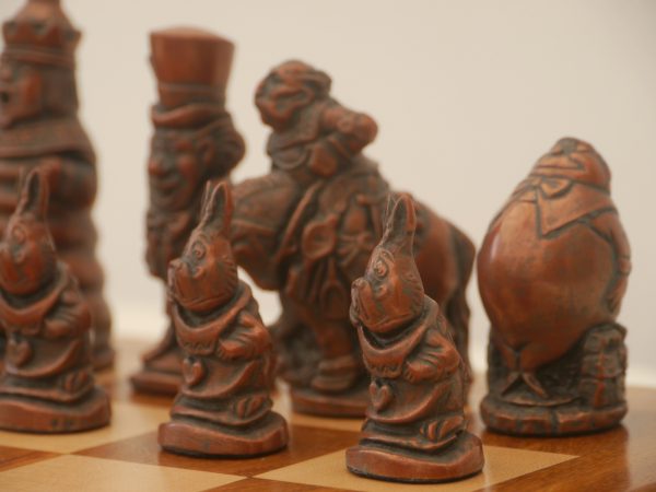 Berkeley Chess Ltd - Alice in Wonderland Chess Set - Metal - Image 7