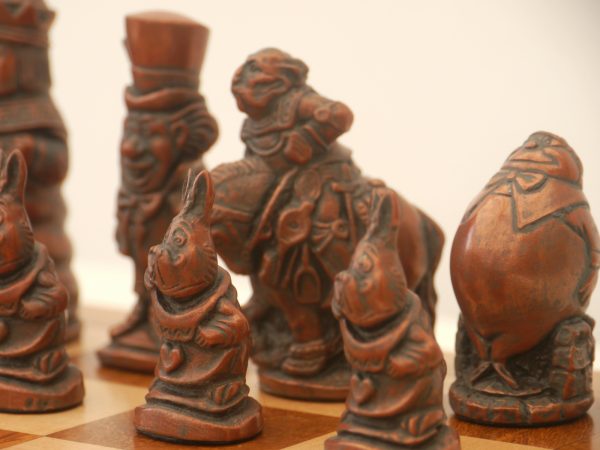 Berkeley Chess Ltd - Alice in Wonderland Chess Set - Metal - Image 10