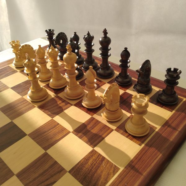 The Parragon Rosewood Triple Weighted Chess Set - Image 14