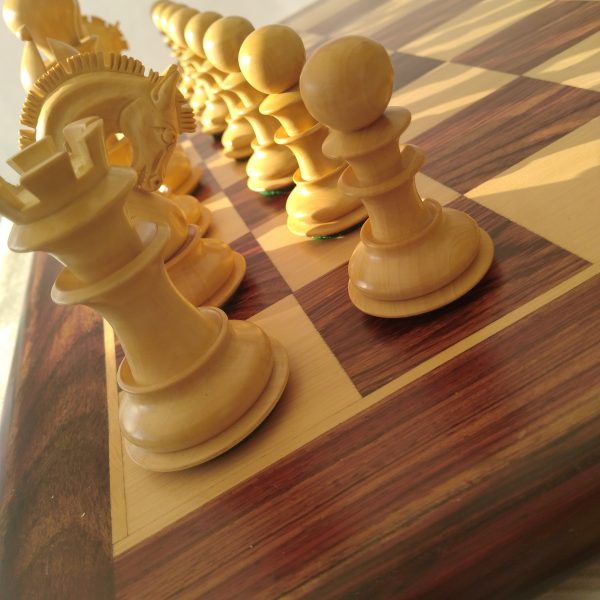 The Parragon Rosewood Triple Weighted Chess Set - Image 8