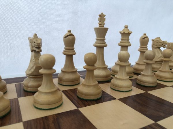 The Carryford Large 4.5 inch Rosewood Triple Weighted Chess - Image 11