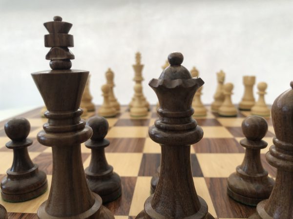 The Carryford Large 4.5 inch Rosewood Triple Weighted Chess - Image 14