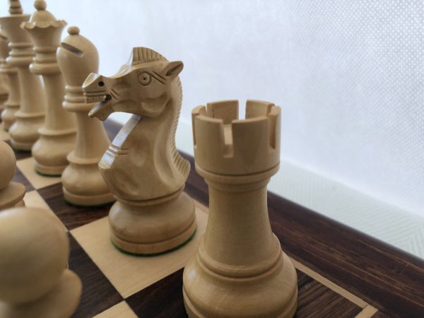 The Carryford Large 4.5 inch Rosewood Triple Weighted Chess - Image 8