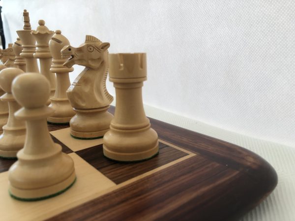 The Carryford Large 4.5 inch Rosewood Triple Weighted Chess - Image 9