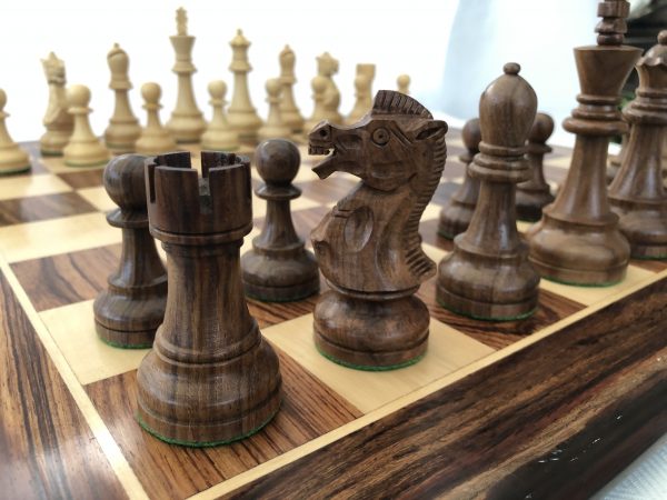 The Carryford Large 4.5 inch Rosewood Triple Weighted Chess - Image 10