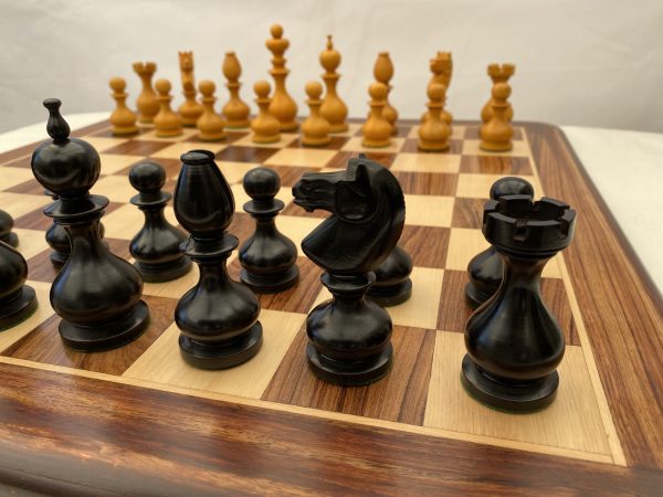 The Antiqued Dublin Double Weighted Chess Set - Image 8