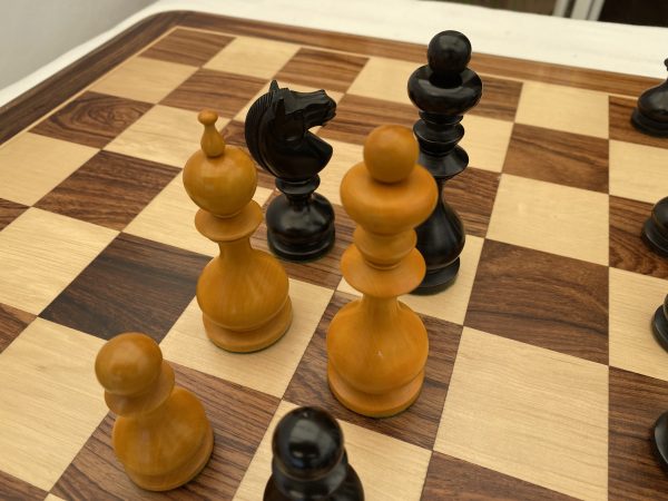 The Antiqued Dublin Double Weighted Chess Set - Image 17