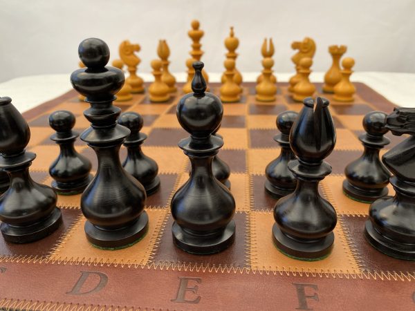 The Antiqued Dublin Double Weighted Chess Set - Image 19