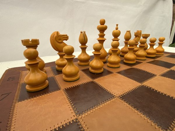 The Antiqued Dublin Double Weighted Chess Set - Image 3