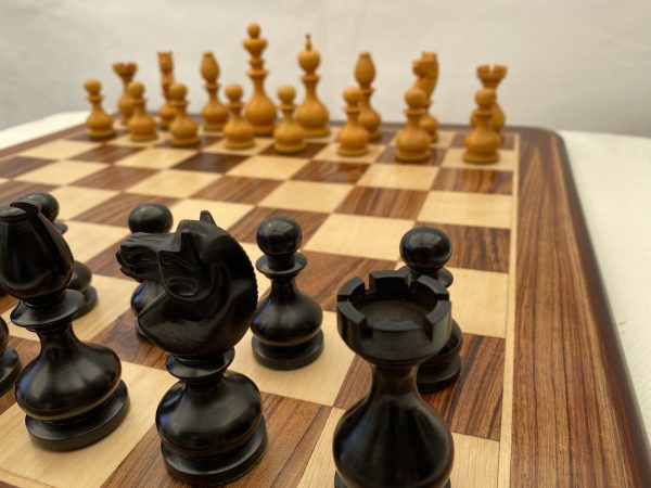 The Antiqued Dublin Double Weighted Chess Set - Image 9