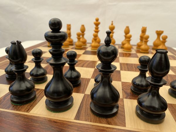 The Antiqued Dublin Double Weighted Chess Set