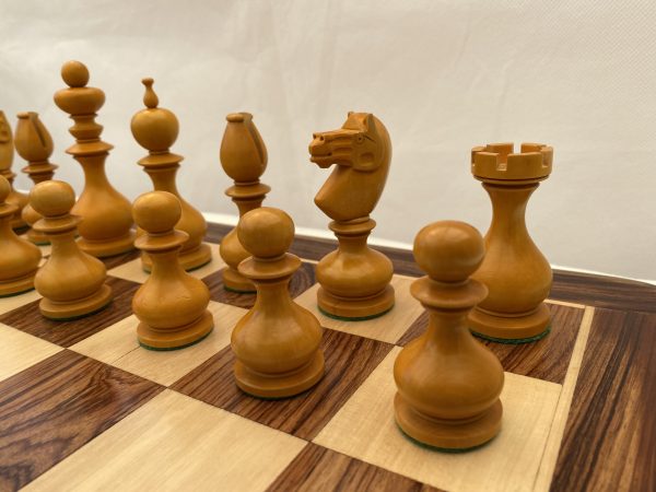 The Antiqued Dublin Double Weighted Chess Set - Image 12