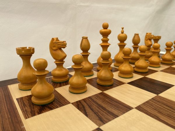 The Antiqued Dublin Double Weighted Chess Set - Image 13