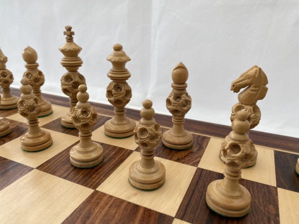 Ebony Concentric Ball 4" King Chess Set - Image 8