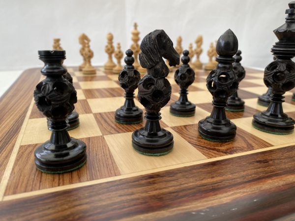 Ebony Concentric Ball 4" King Chess Set - Image 10