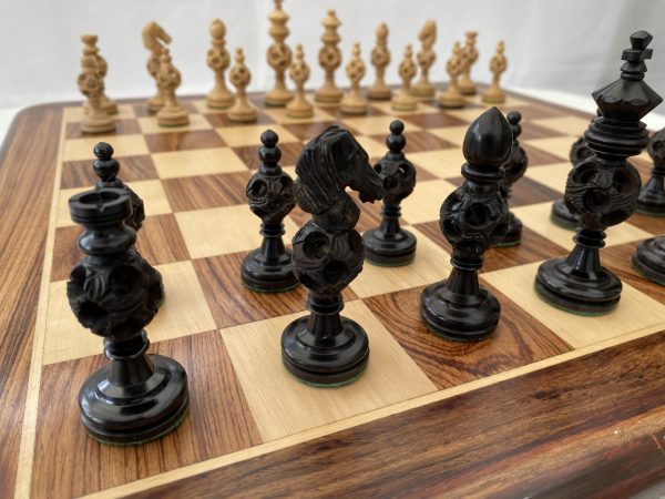 Ebony Concentric Ball 4" King Chess Set - Image 11