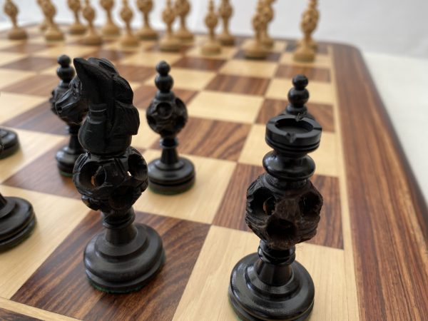 Ebony Concentric Ball 4" King Chess Set - Image 4