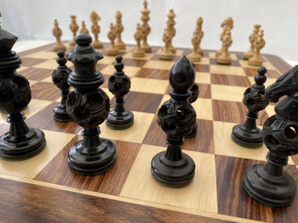 Ebony Concentric Ball 4" King Chess Set - Image 6