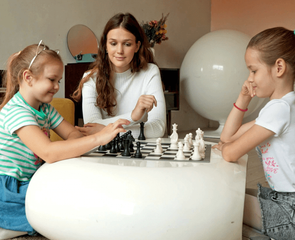 FIDE World Chess Official Club Set with Board - Single Set - Image 9