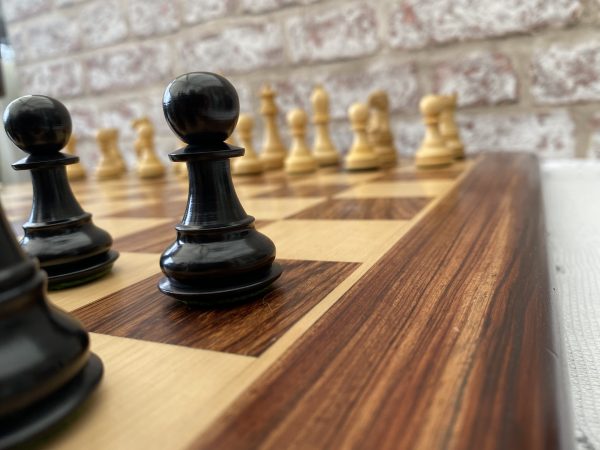 Boris Spassky Ebonised Chess Set - Image 9