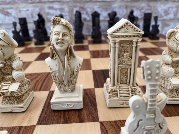 Elvis Presley Chess Set - Image 11