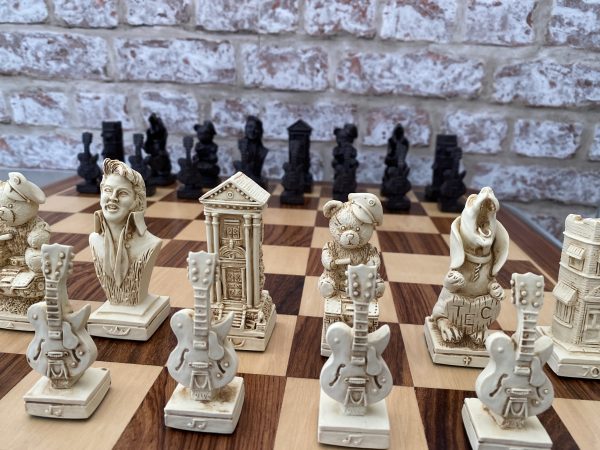 Elvis Presley Chess Set - Image 15