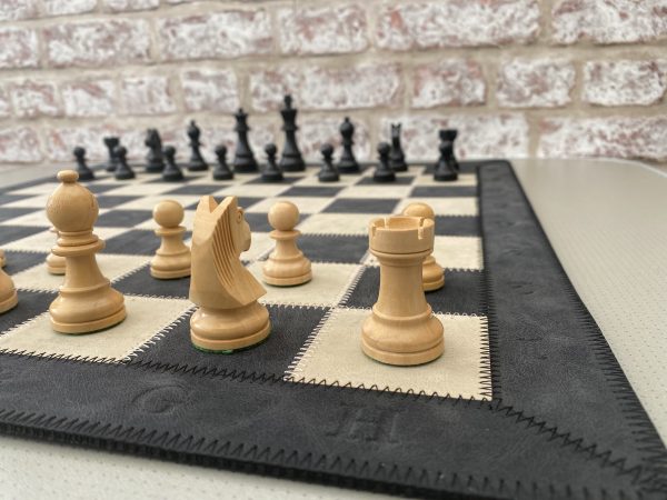 Cute Staunton Ebonised Chess Set - Image 15