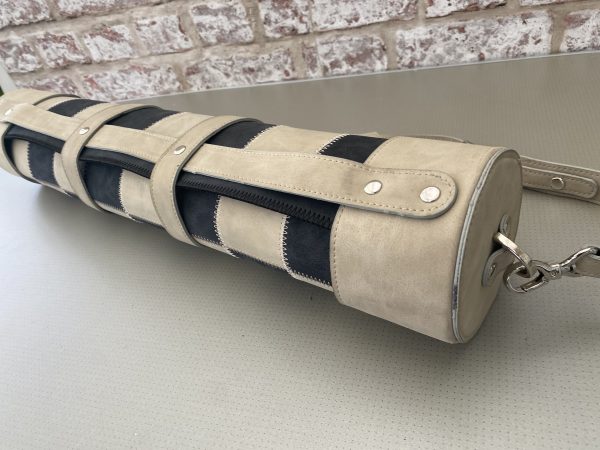 Thick Black/Cream Leather Chess Case, Mat and Chess Pieces Included - Image 16