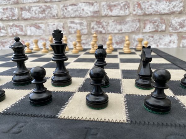 Cute Staunton Ebonised Chess Set - Image 3