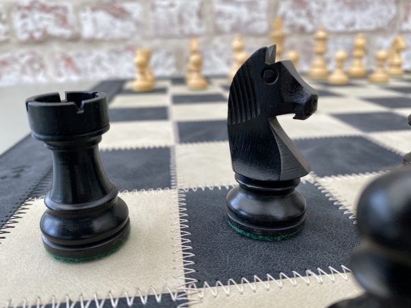 Cute Staunton Ebonised Chess Set - Image 5