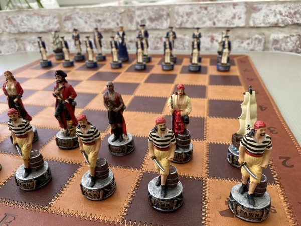 Italfama Pirates v Navy Stone Chess Set - Image 4