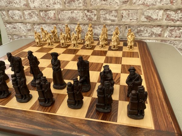 Sherlock Holmes Chess Set - Brown - Image 12