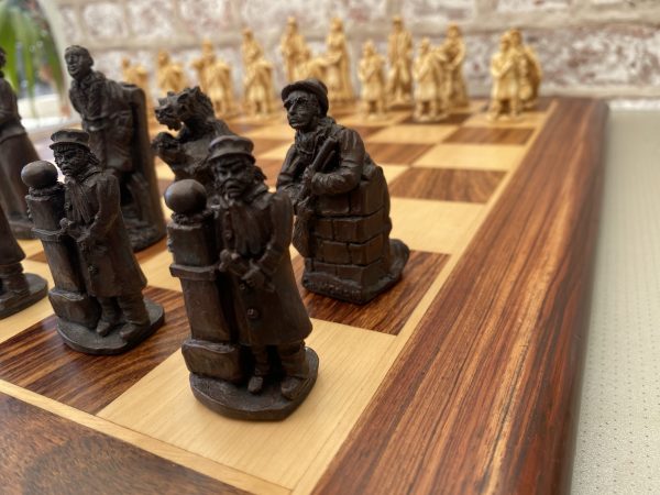Sherlock Holmes Chess Set - Brown - Image 13