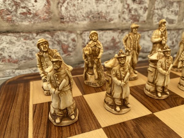 Sherlock Holmes Chess Set - Brown - Image 2