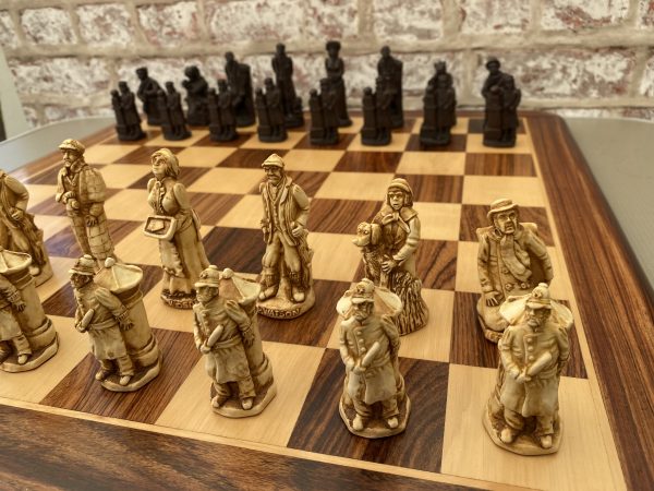 Sherlock Holmes Chess Set - Brown - Image 6