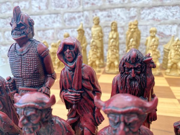 Berkeley Chess Ltd - Lord of the Rings Chess Pieces - Red