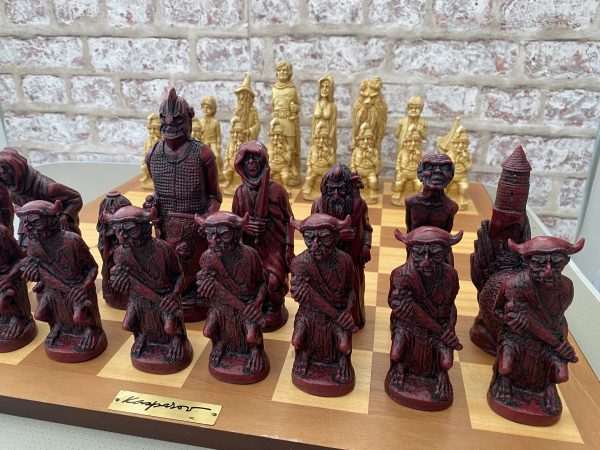 Berkeley Chess Ltd - Lord of the Rings Chess Pieces - Red - Image 13
