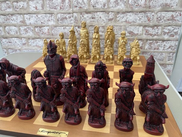 Berkeley Chess Ltd - Lord of the Rings Chess Pieces - Red - Image 14
