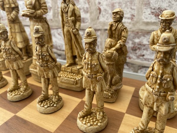 Berkeley Chess Ltd - Large Sherlock Holmes Chess Pieces - Red - Image 7