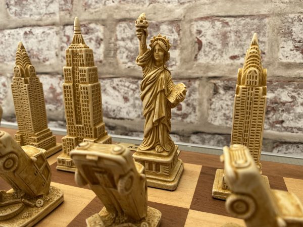 Berkeley Chess - New York Chess Set - Red - Image 7
