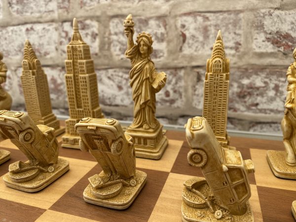 Berkeley Chess - New York Chess Set - Red - Image 8