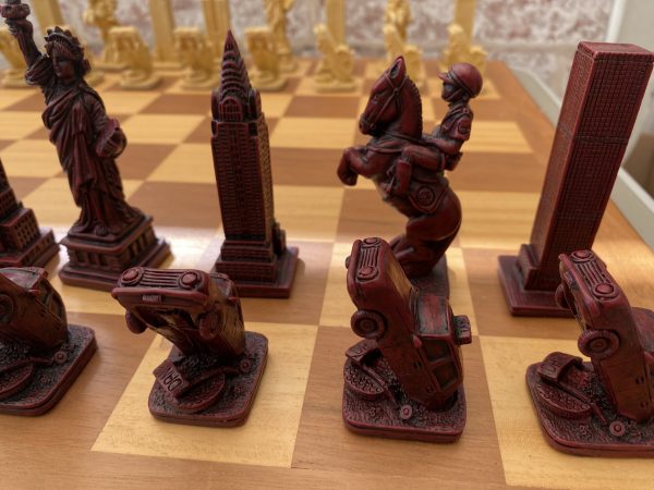 Berkeley Chess - New York Chess Set - Red - Image 5