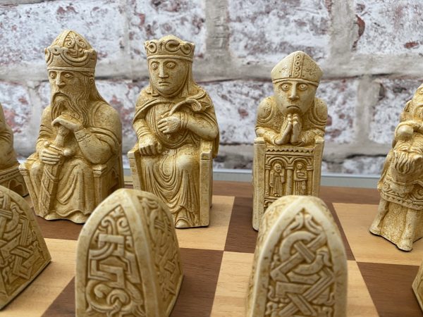 Gothic Chess Set - Classic Red and Ivory - Image 6