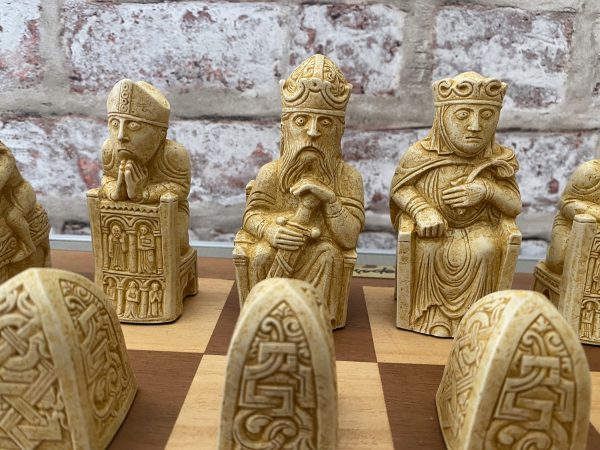 Gothic Chess Set - Classic Red and Ivory - Image 7