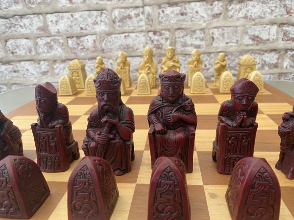 Gothic Chess Set - Classic Red and Ivory - Image 2